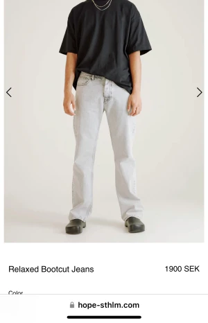 Hope Rush - Säljer dessa Hope Rush jeans i färgen ljusgrå. Nypris är 1900 kr. Byxorna är knappt använda och skicket är 9/10 utan defekter. Priset går att diskuteras så bara att höra av sig!