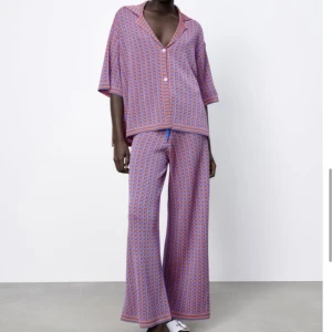 SÖKER set från zara - Söker detta set från zara i stall eller medium. Hör gärna av dig om du är intresserad av att sälja ditt set 😊