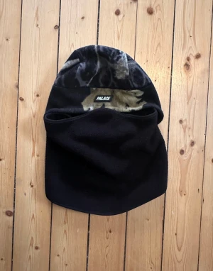 Palace realtree fleece camo beanie/facemask - Använd 1-2 gånger