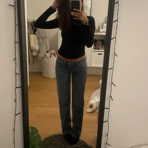 Low waist jeans  - Supersnygga low waist från weekday modell arrow! Inget tecken på användning!