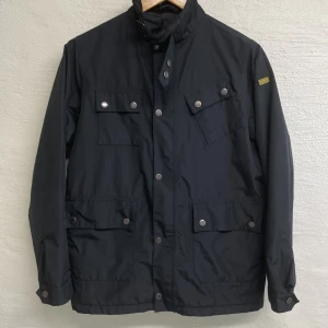 Barbour jacka - Barbour jacka Storlek XXL ungdom Motsvarar ca. XS-S