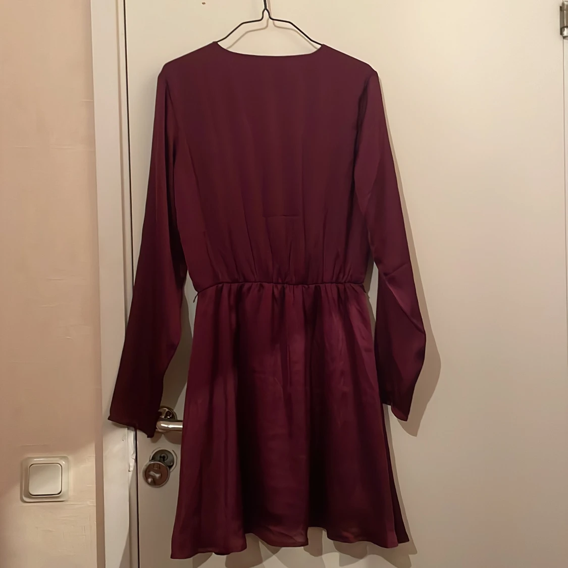 Vinröd klänning - 90