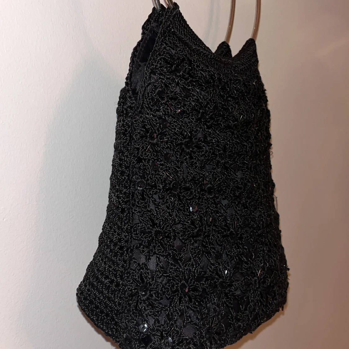 Virkad väska med paljetter - 91