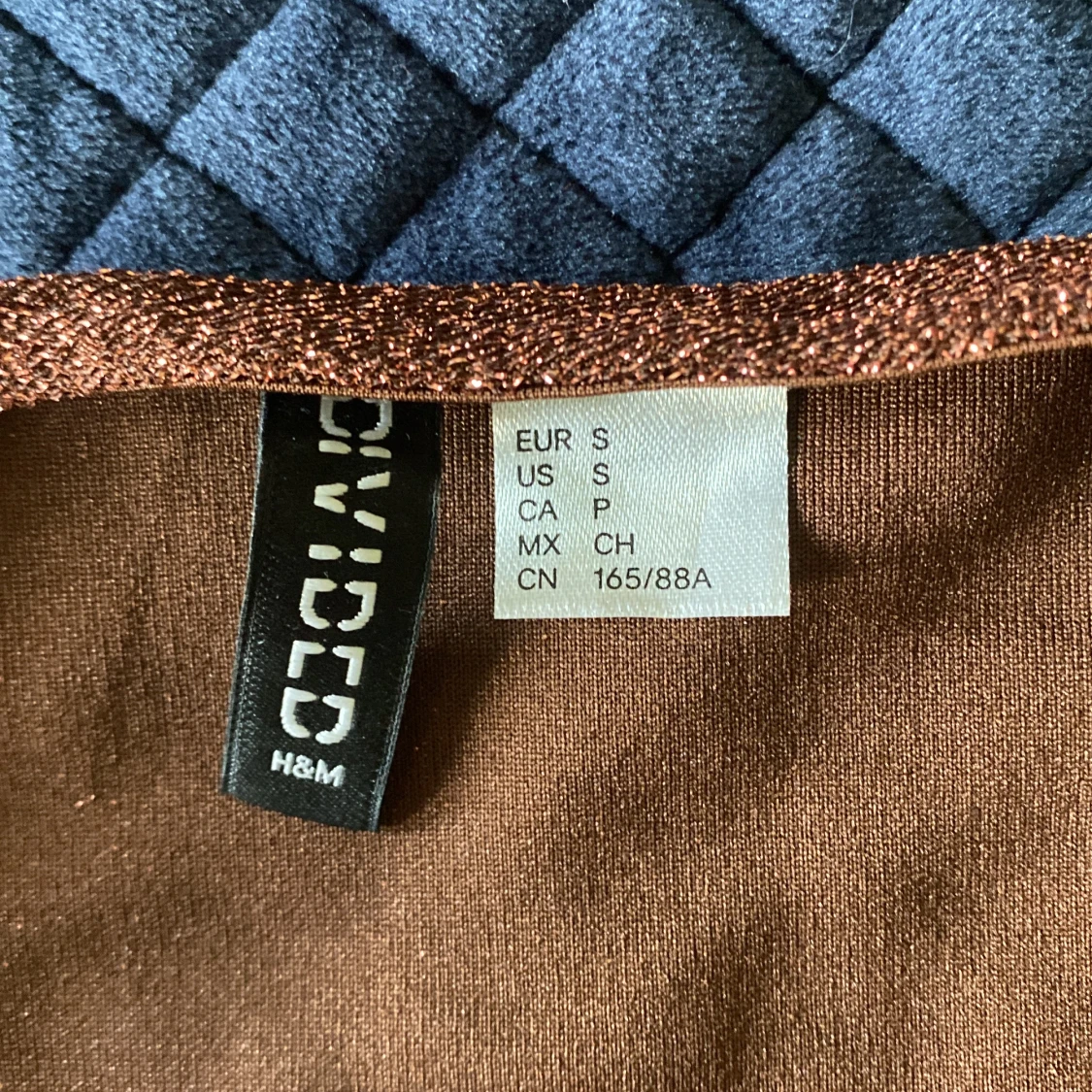 Glittrig halterklänning - 90