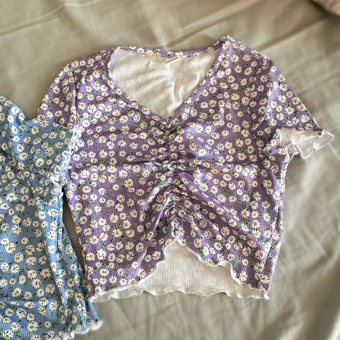 2 kortärmade toppar - 90