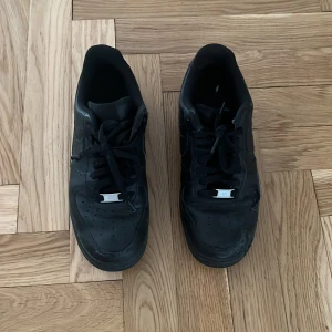 Black air force 1 använda - Säljer mina använda airforces 225kr storlek 41