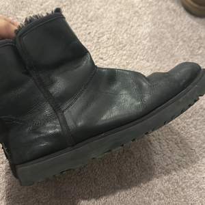 Uggs i äkta läder, använt skick, inga skador/defekter