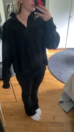 Blus - Superfin blus från hm som jag knappt använt så den är lite stor.💕