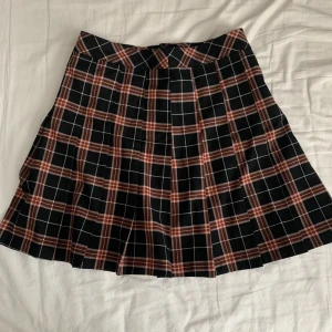 Rutig kjol - Röd rutig kjol från h&m