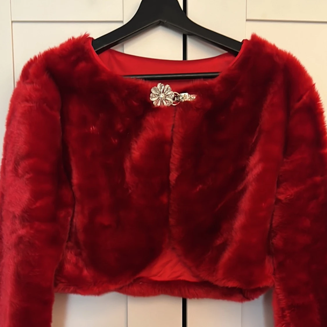 Röd pälskavaj köpt från Paris, Saint denis - 90