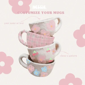 Customize mugs<33 - Välj ditt mönster + namn/text och skicka ett dm här på plick💌  Endast 15 st att göras i första släppet så först till kvarn!! Inga kvar!!🫶🏼🫶🏼