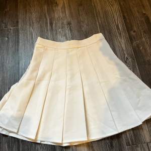 Denna söta kjol från shein använt ca 3 gånger 