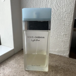 Dolce&Gabbana Light Blue 50 ml EdT - Cirka 40 % kvar