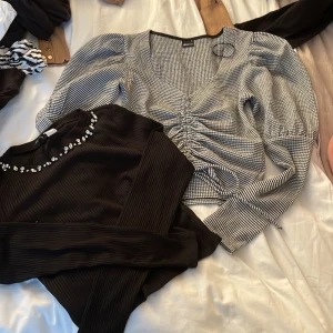 Set av tröjor - HM och Gina tricot tröjor i superskick, endast provade och helt oanvända. Hör av er om ni endast är intresserad av ett plagg och därför till halva priset. Hör också av er vid ytterligare frågor🫶🏻