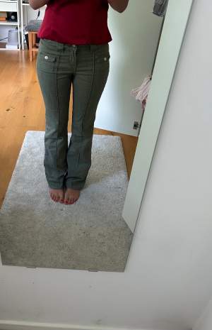 Populära zara byxor gröna jeans cargo 