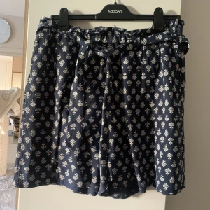 Shorts kaphal  - Nya shorts kapphal m bara provade nypris 249 du får för 80 kr 