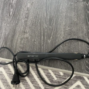 Plattång  - Helt vanligt plattång. Vet inte vart den kommer ifrån då det var ett tag sedan jag köpte den. 