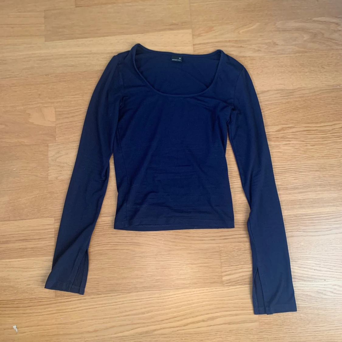 Marinblå tröja - 1