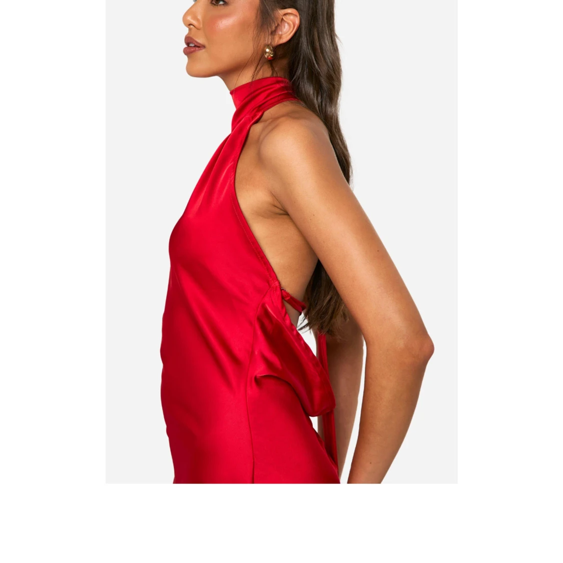 Röd långklänning med halterneck och öppen rygg - 1
