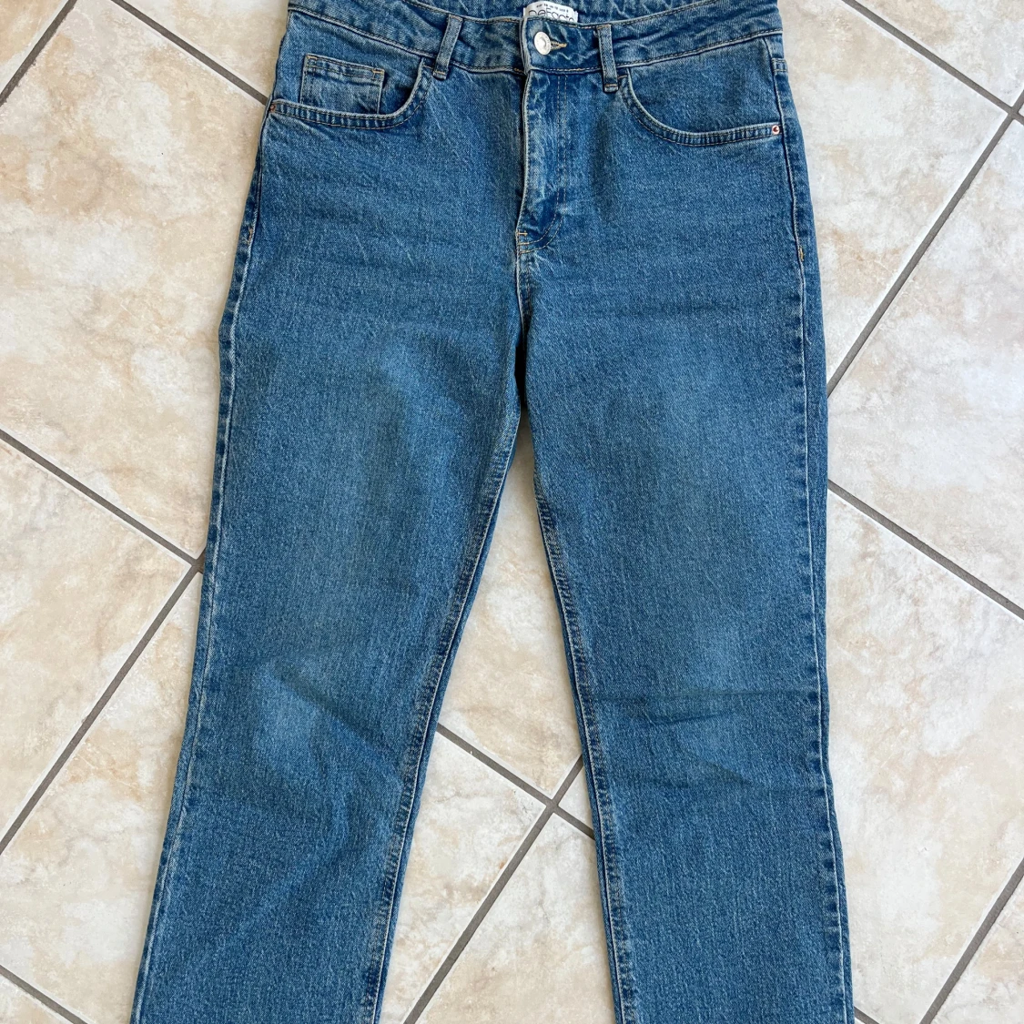 Blå raka jeans med hög midja - 1