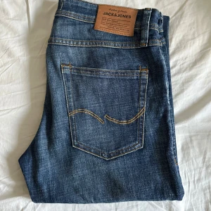 Slim fit jeans Jack & Jones - Snygga blå jeans från Jack & Jones i modellen Slim/Glenn. Inga defekter eller liknande. Hör av er vid frågor 🫡🤝🏼