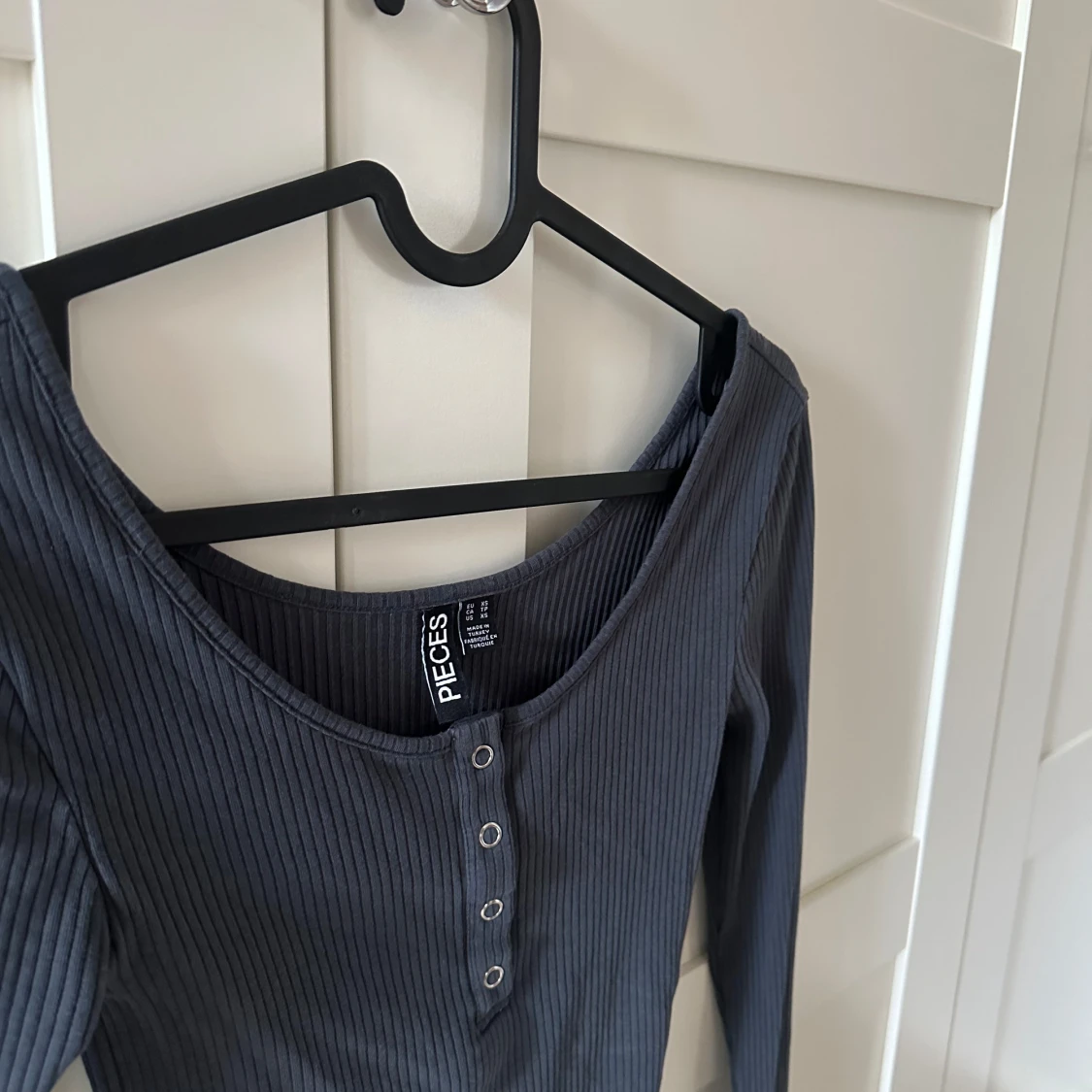 Grå/Blå ribbad långärmad topp från Pieces - 2