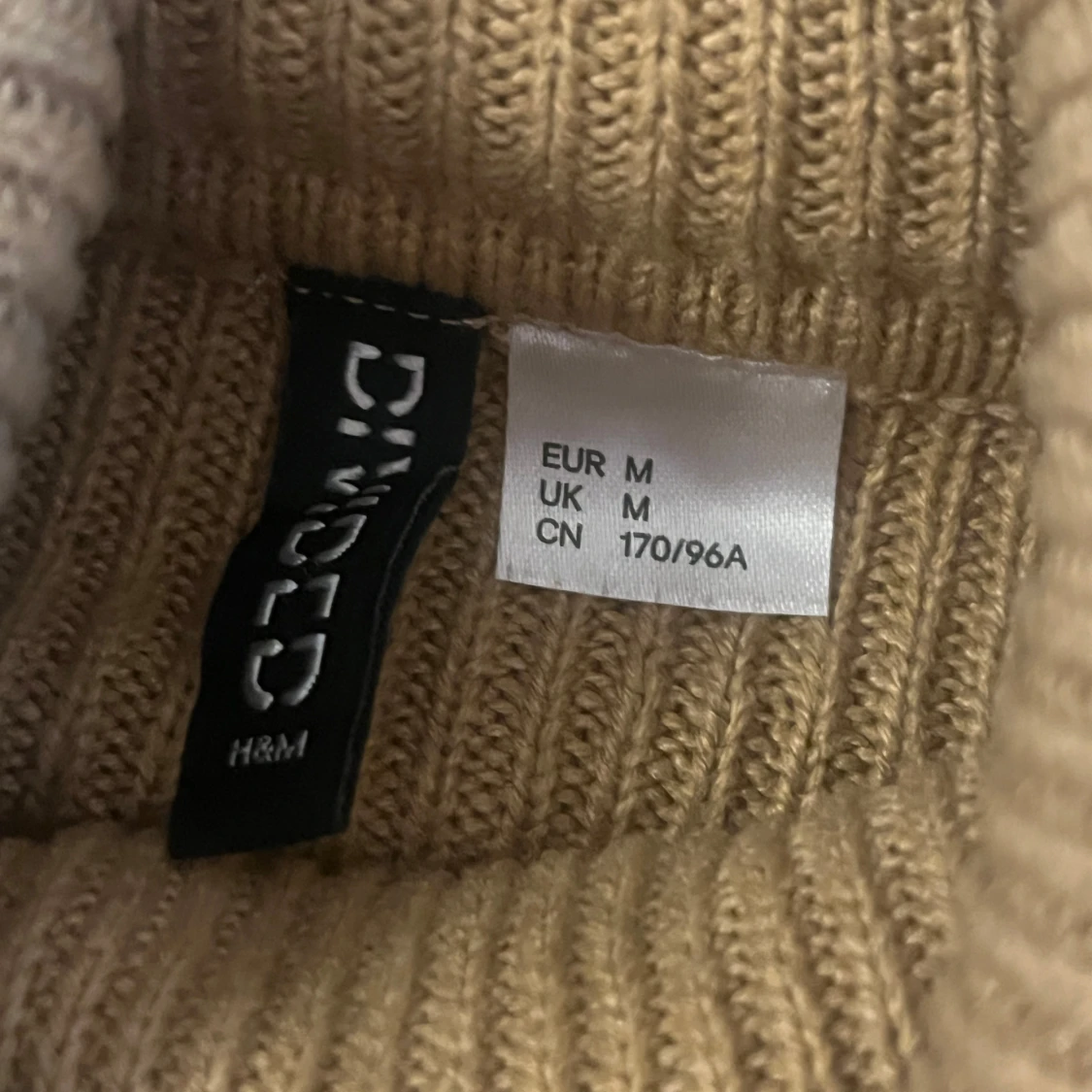 stickad croppad långärmad stl M - 2