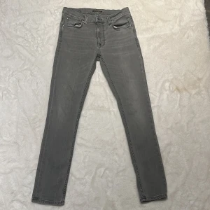 Nudie jeans - Säljer mina nudie jeans av modellen ”Lean Dean” inga tecken på användning 