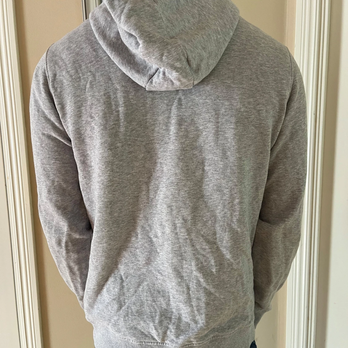 Grå hoodie från Lyle & Scott - 2