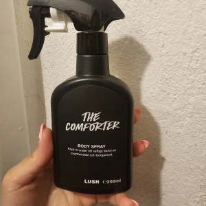 Lush The Comforter Body Spray - The Comforter Body Spray från Lush nästan full