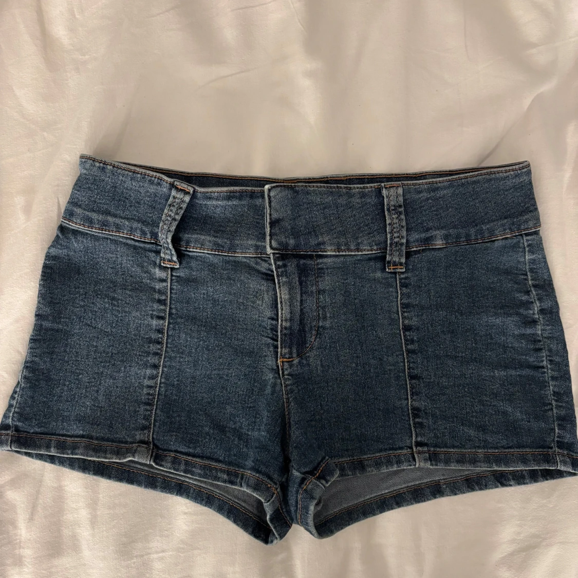 Mörkblå jeansshorts low Waist