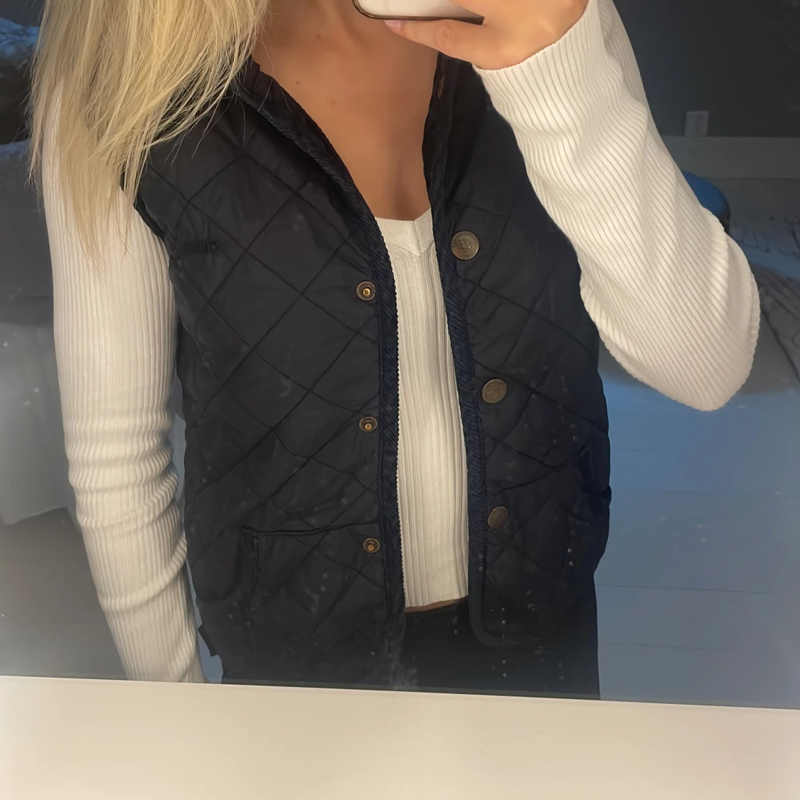 Svart quiltad dunväst från SVEA - 2