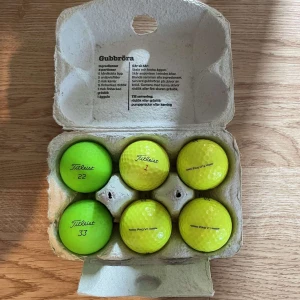 Titleist färgmix. A klass - Pris kan diskuteras.