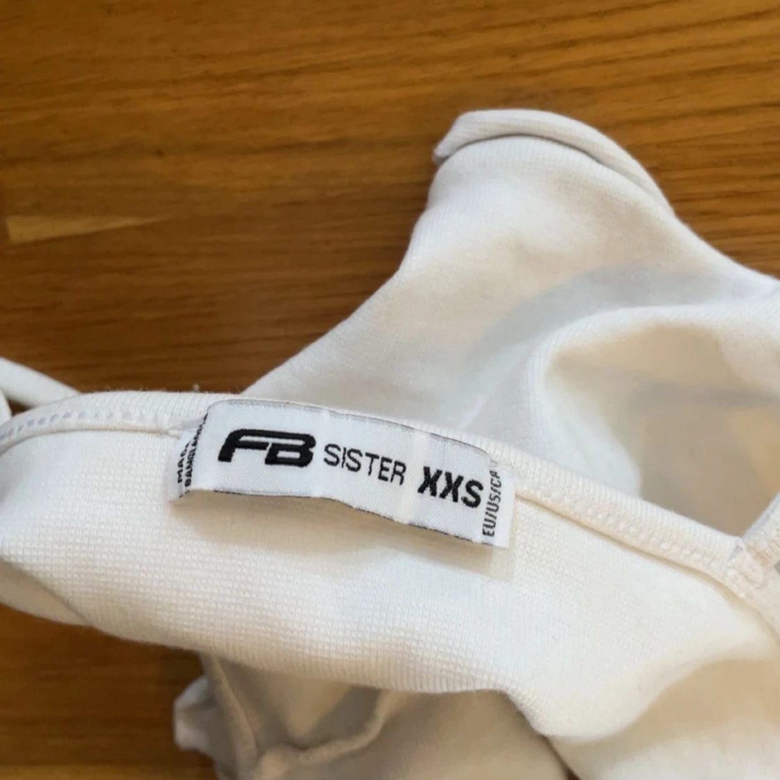 Vit croppad linnetopp  - 3