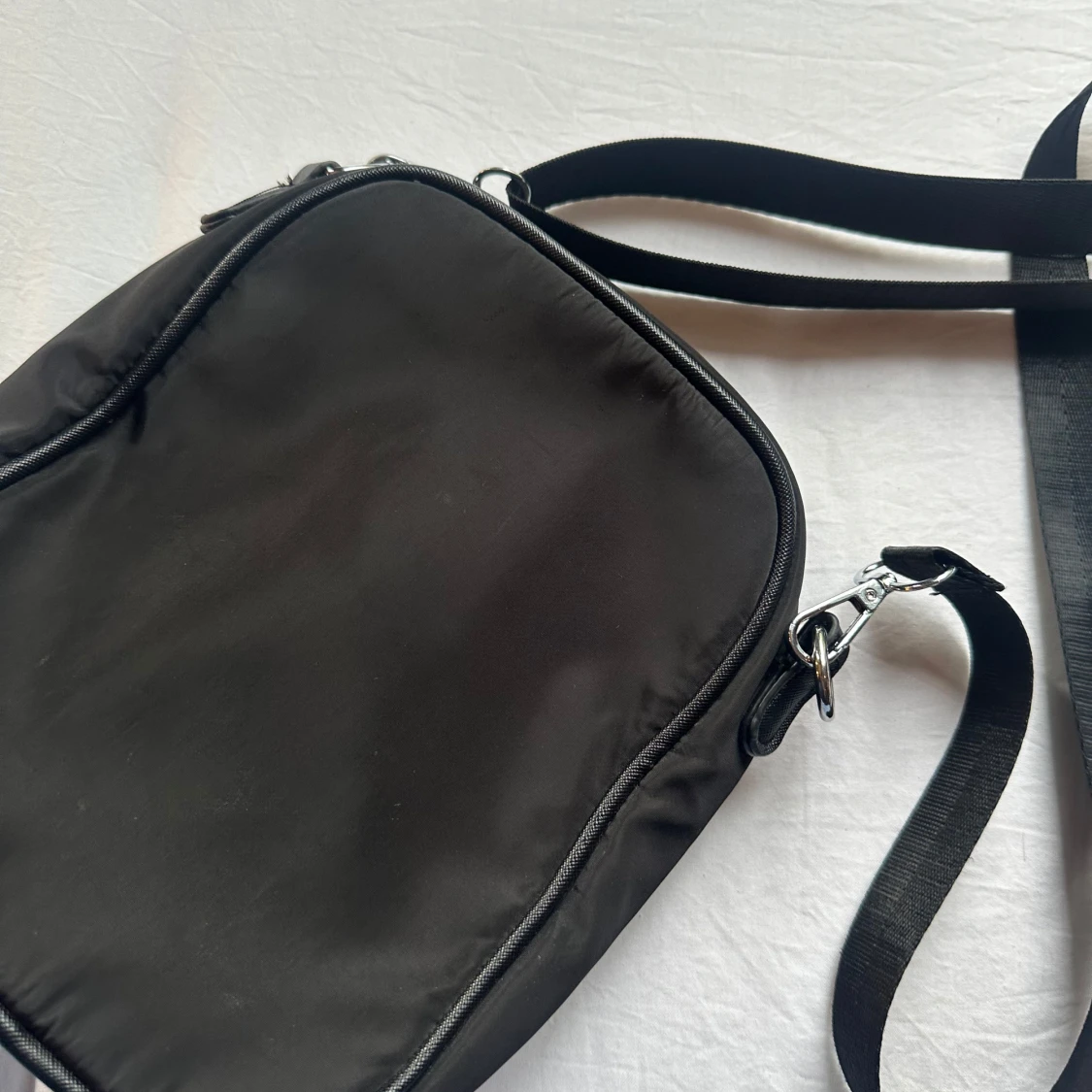Svart axelväska  - 1