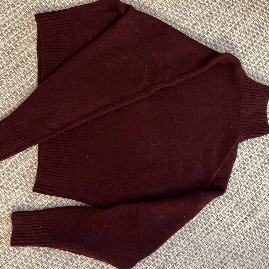 Mörkröd stickad polotröja från Zara - 1