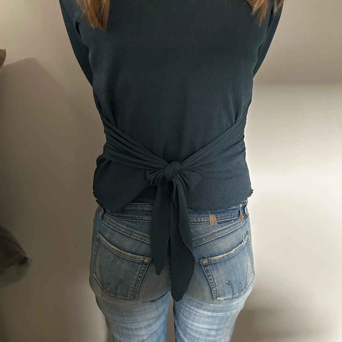 Mörkblå ribbad topp - 1