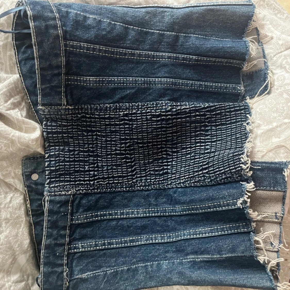 Blå jeanskjol med knappar - 1