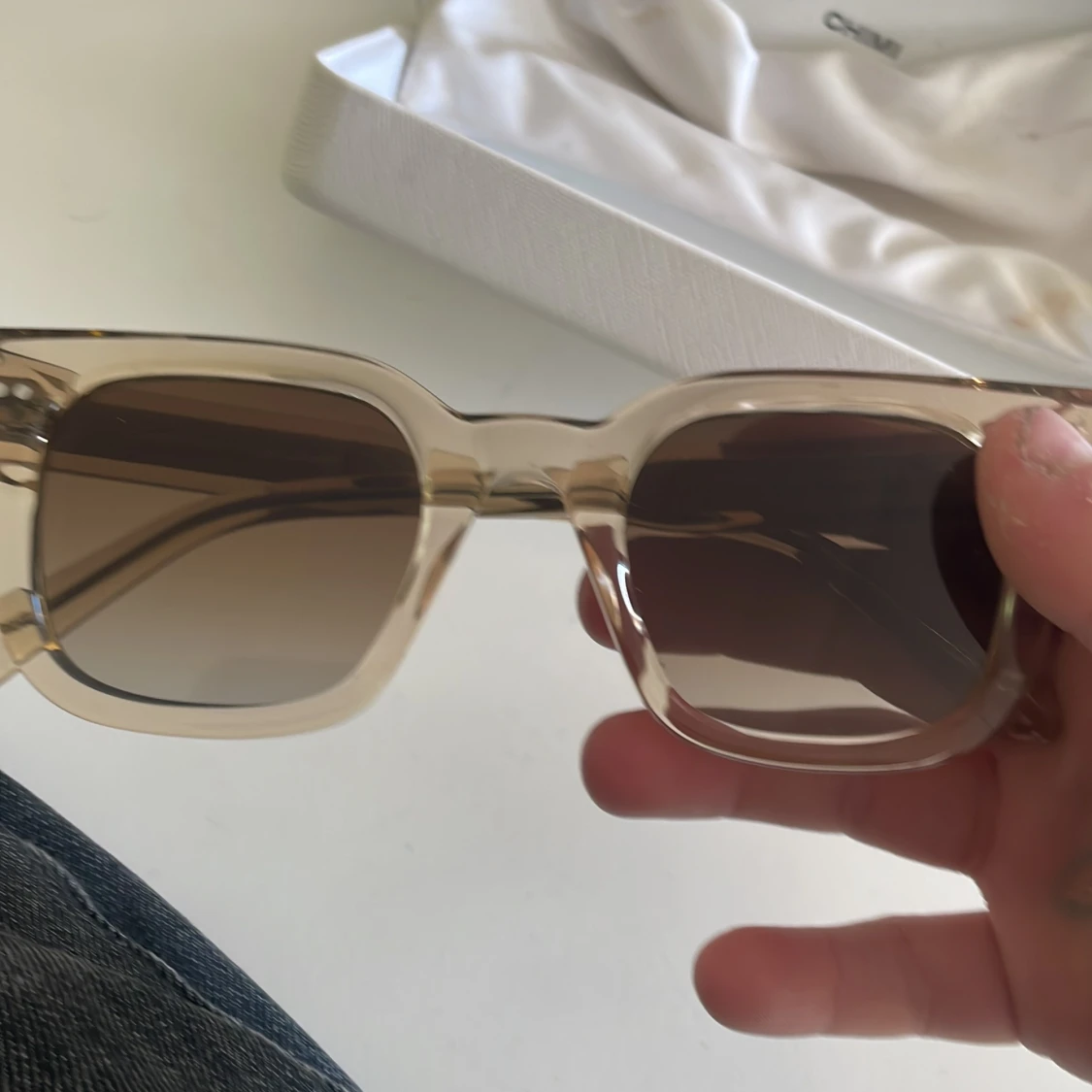 Beige solglasögon från CHIMI - 2