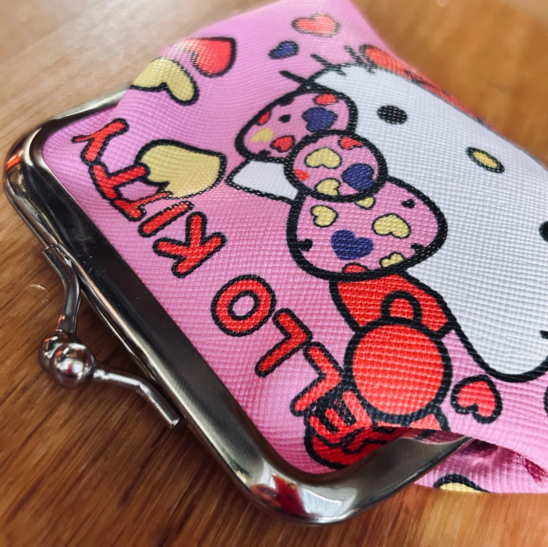 Söt liten portmonä med Hello Kitty-motiv! - 1