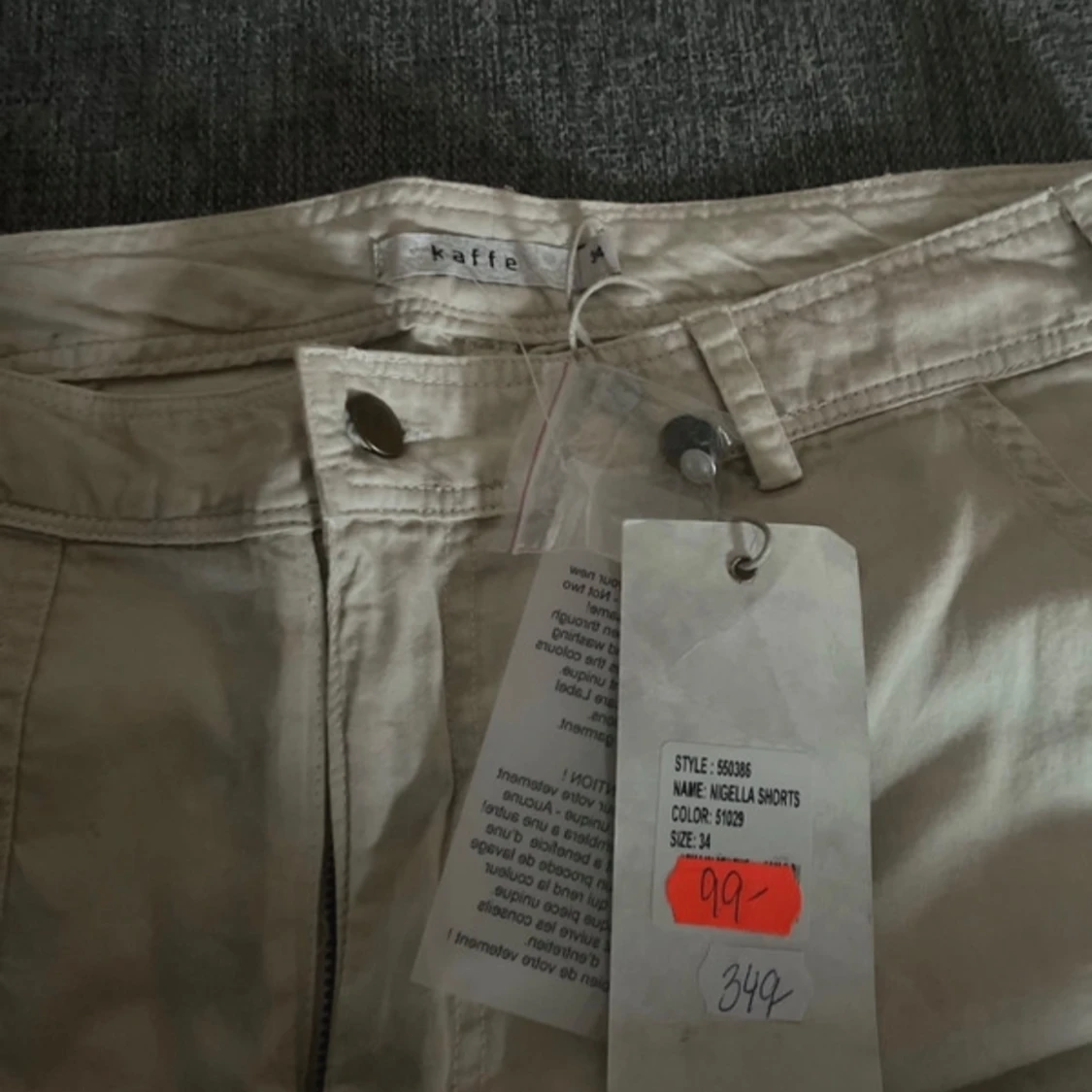 Beiga shorts från Kaffe - 2