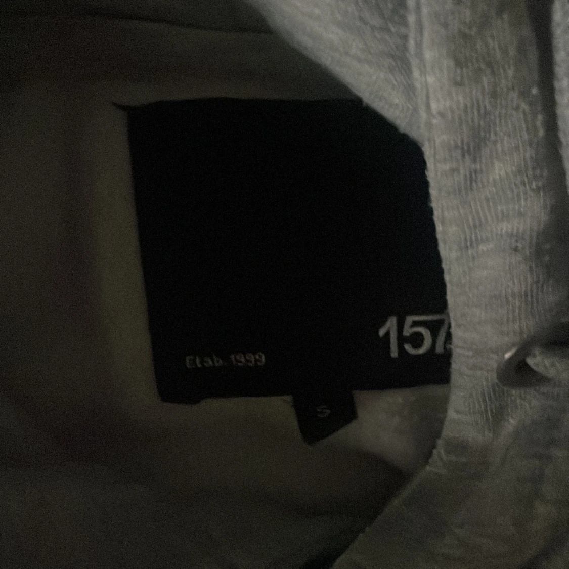 Grå hoodie från 157 - 1