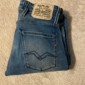 Replay anbass jeans  - Feta Replay anbass jeans 👖Bra skick ✅ W29 men passar W30 lika bra 