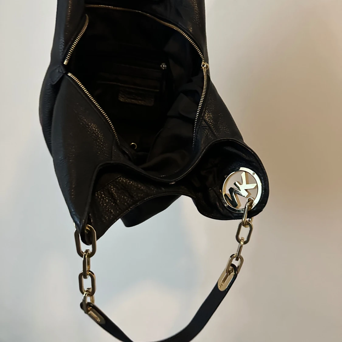 Svart axelväska från Michael Kors - 4