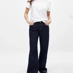 Mörkblå bootcut jeans - Nakd jeans med lapp lapp kvar💗 nypris 700kr