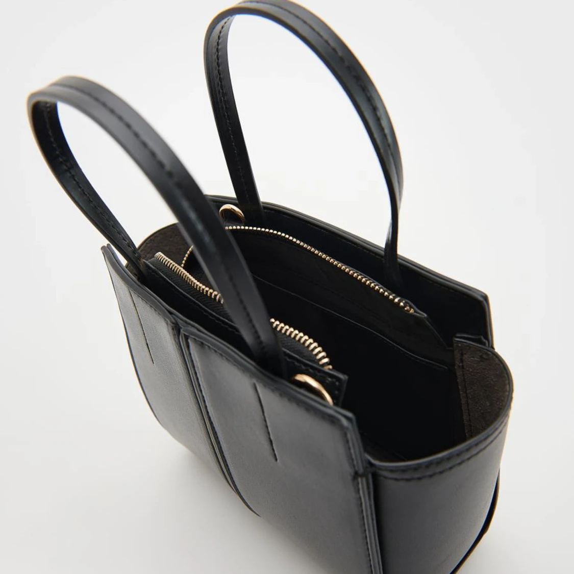 Svart handväska med axelrem - Zara - 2