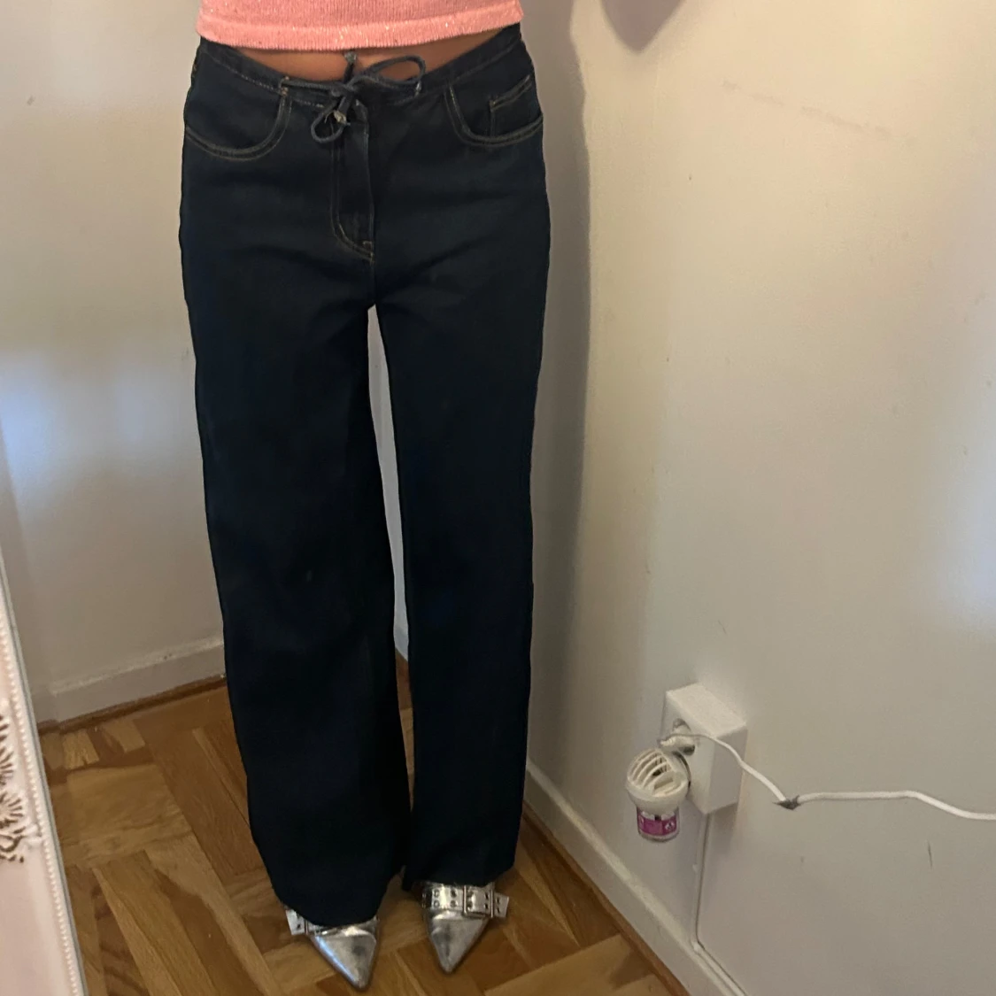 Mörkblå wide jeans med snörning - 1