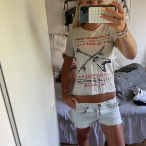 Zadig t-shirt  - Cool t-shirt från zadig, notera att den är lite blekt vid halsen 🥰