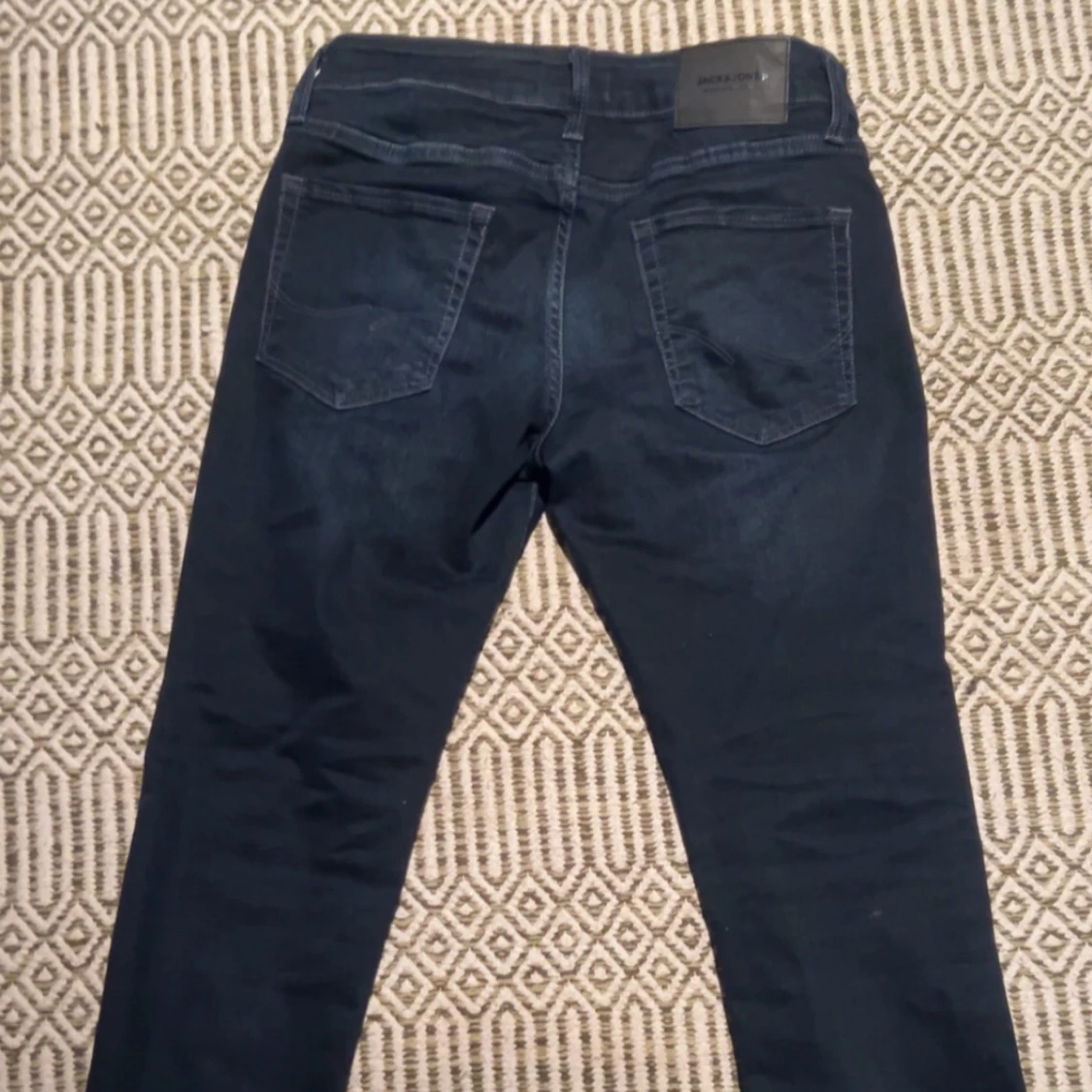 Mörkblå jeans från Jack & Jones - 2