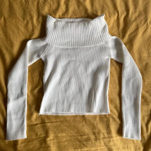Low turtle neck long sleeve  - Jätte fin 